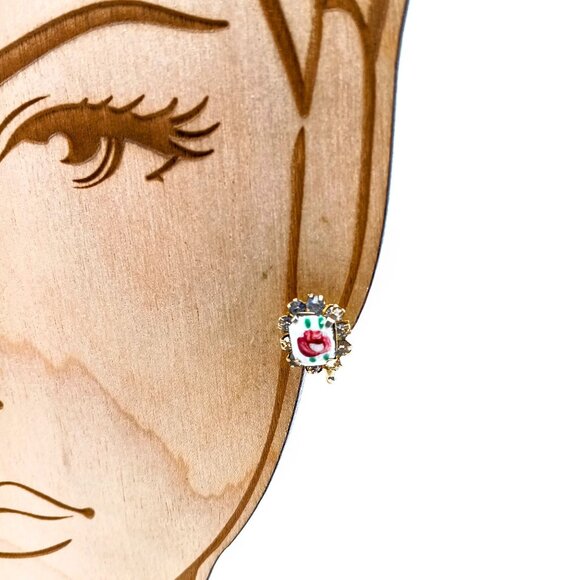 Vintage Guilloche Enamel Vargas Earrings, Gold Tone Screw Back with Pastel Flora - Picture 4 of 7